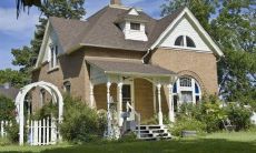 为何燕子搭窝会带来贵人缘？燕子搭窝在文化传承中有怎样的讲究和历史渊源？