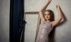 手拉手相似拉手角证明：一种基于拉手角度量的相似性证明方法