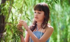 揭秘：如何从手相看出具备强大人缘的女性特征？