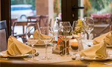 梦见在海里游泳是什么意思