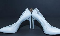 梦见别人吃螃蟹是什么意思？