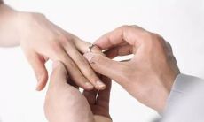 因女友梦到其他男人而吃醋的星座男