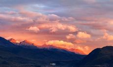 2020年农历闰四月二十八日出生女孩五行喜土名字推荐