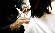 梦见很多人抬黑死牛是什么意思