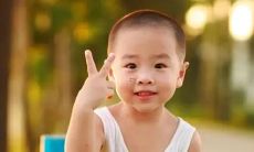 梦见脸被菜刀割是什么意思