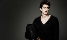 手相女人右手移民线