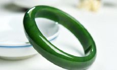 血珀的寓意和象征 血珀的功效与作用佩戴禁忌