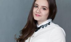 两只手相同位置长红痣