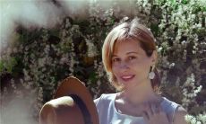 女人主动把手给男人看手相