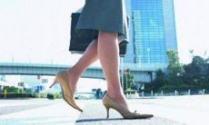 梦见走路鞋子换了